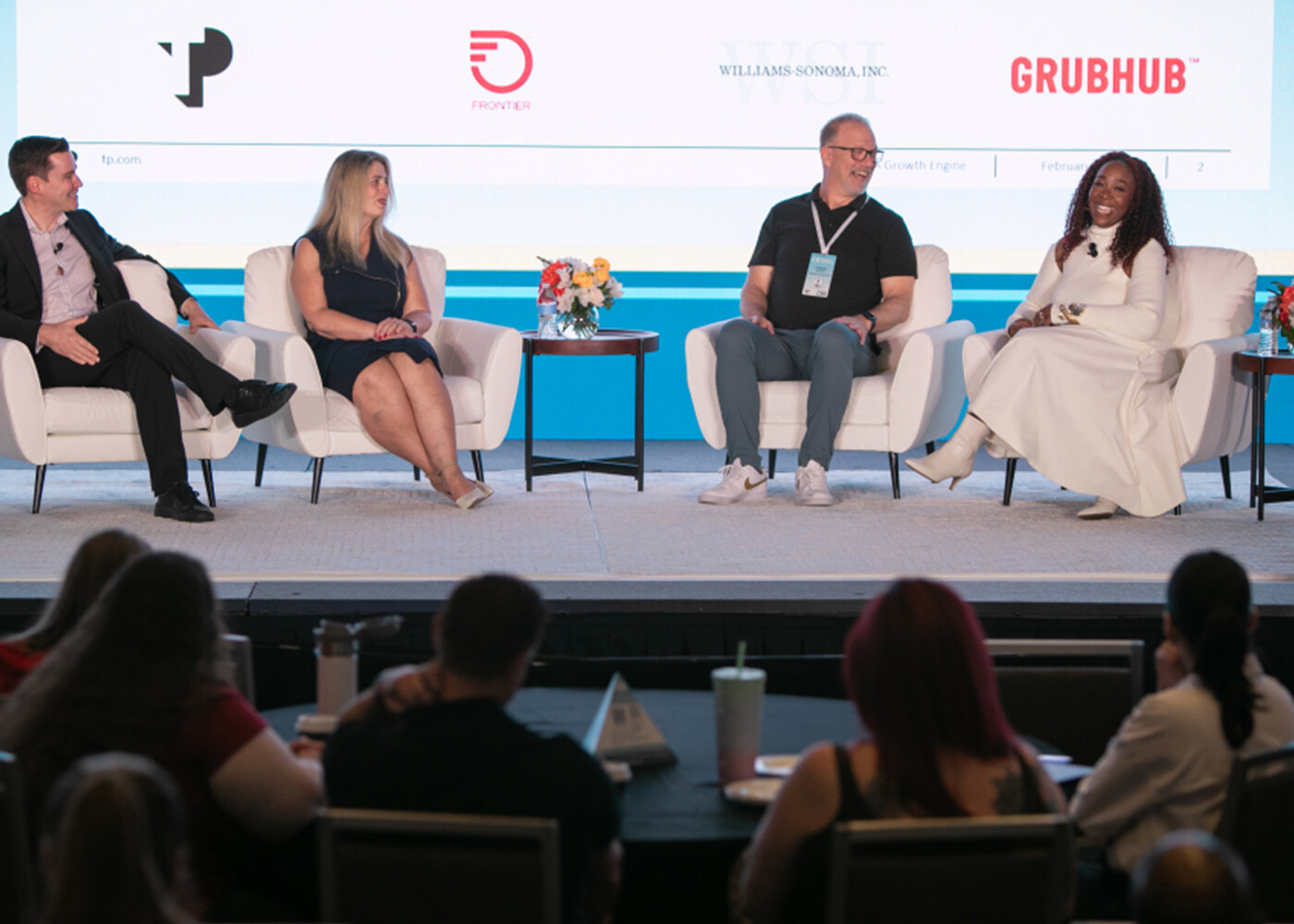 Panel discussions with diverse CX leaders